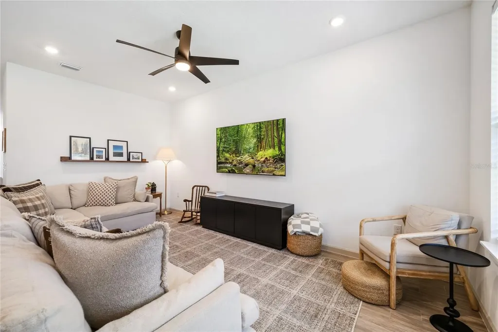 627 Dogfish Lane Debary FL 32713