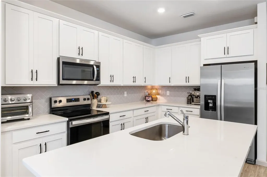 627 Dogfish Lane Debary FL 32713