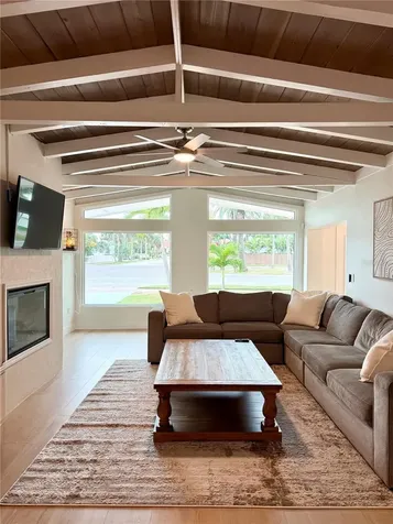 156 N Boulevard Of The Presidents Sarasota FL 34236