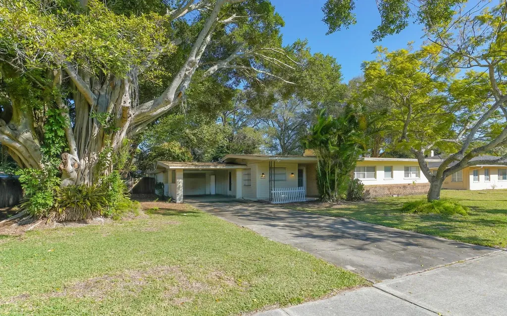 2461 Ringling Boulevard Sarasota FL 34237