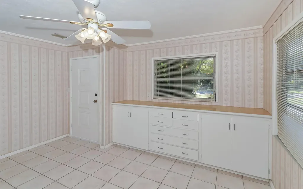2461 Ringling Boulevard Sarasota FL 34237