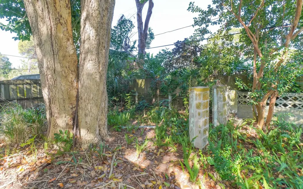 2461 Ringling Boulevard Sarasota FL 34237