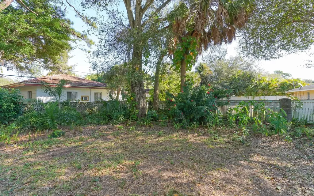2461 Ringling Boulevard Sarasota FL 34237