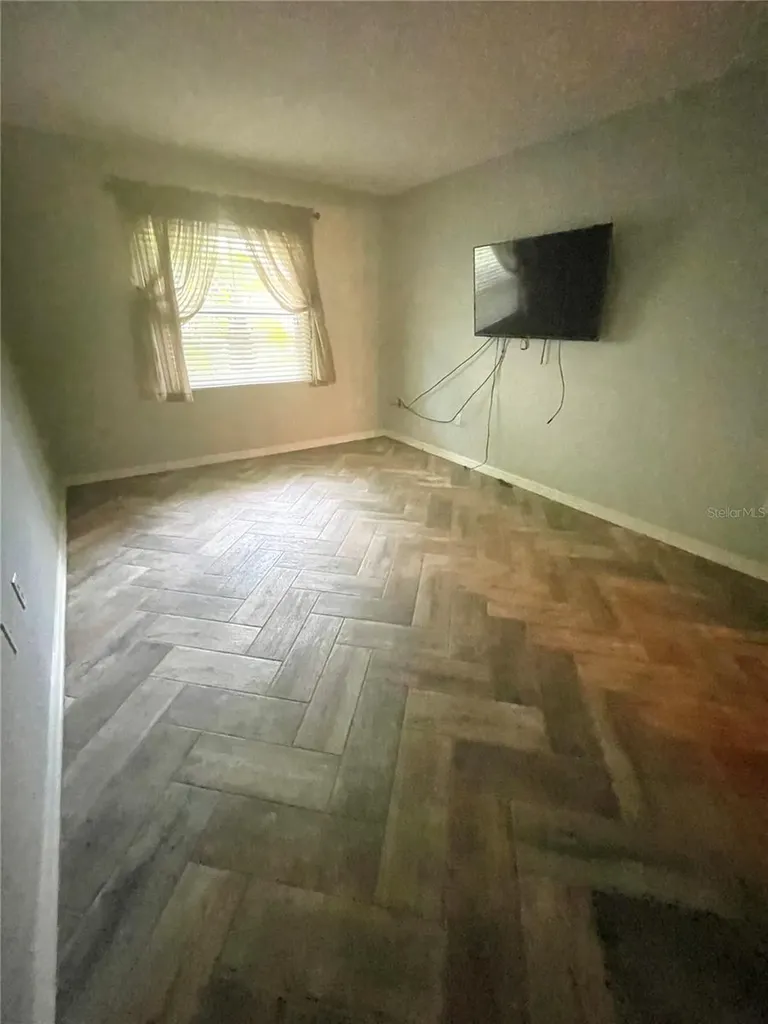 912 La Costa Circle Sarasota FL 34237