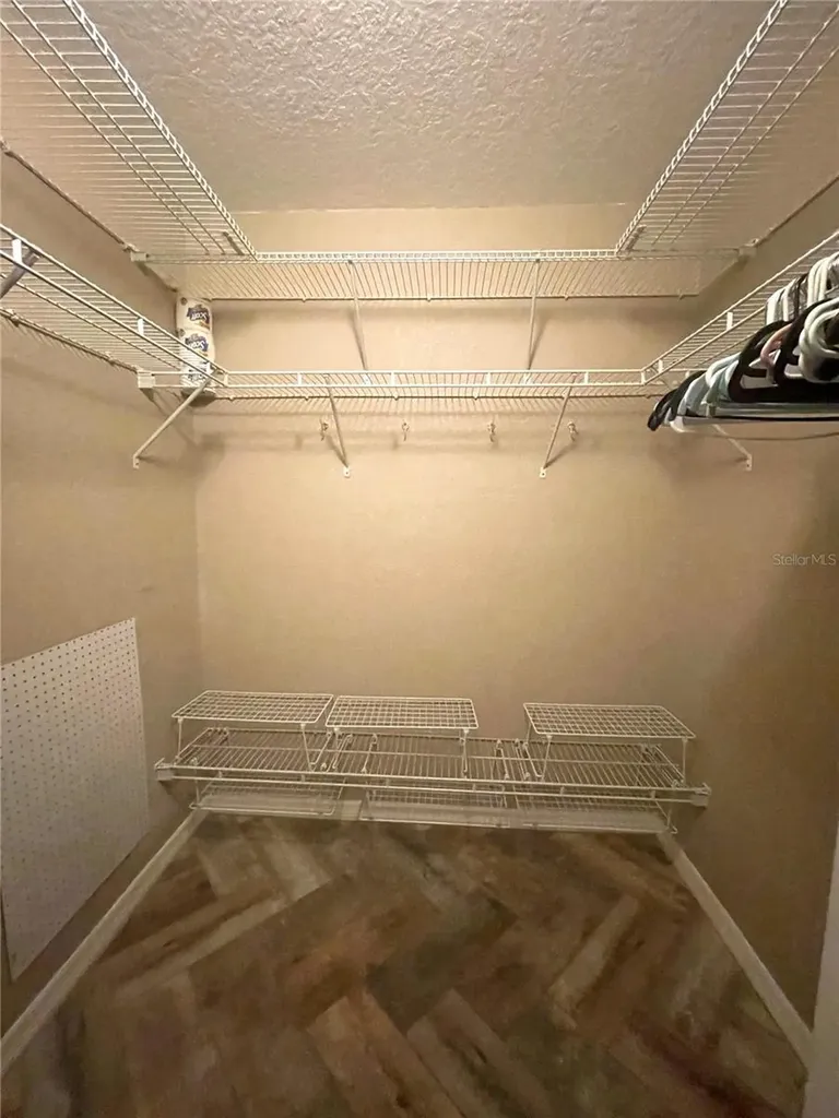 912 La Costa Circle Sarasota FL 34237