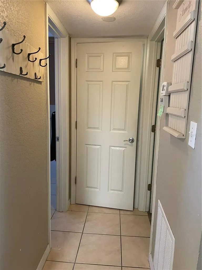 912 La Costa Circle Sarasota FL 34237