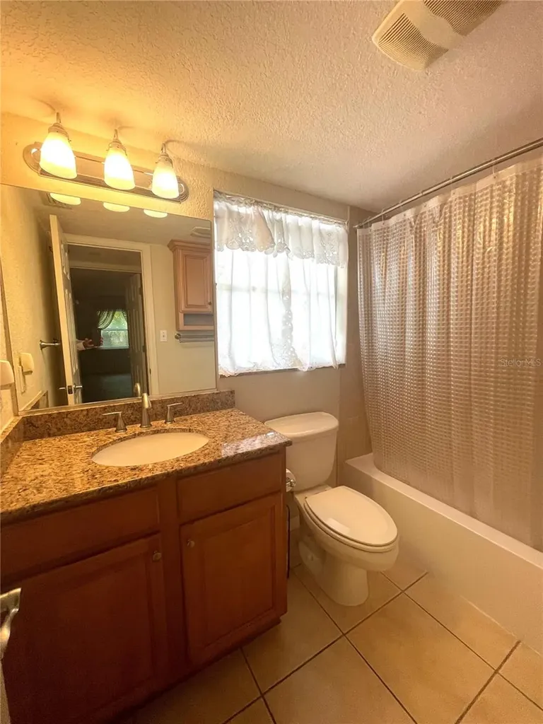 912 La Costa Circle Sarasota FL 34237