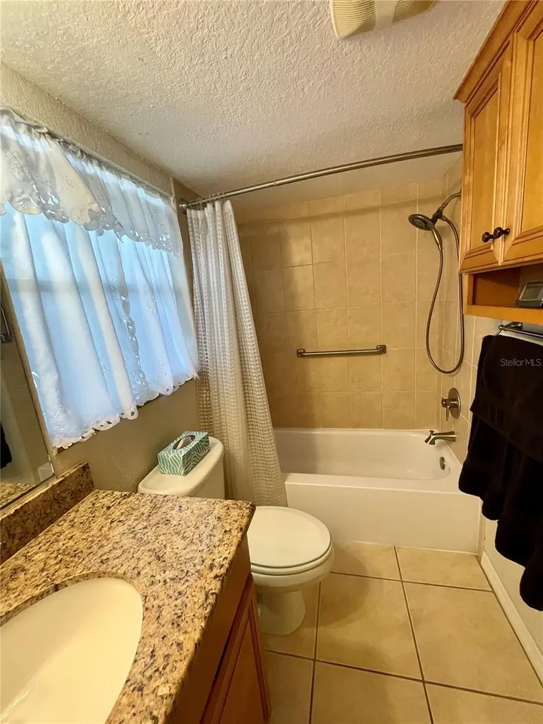 912 La Costa Circle Sarasota FL 34237