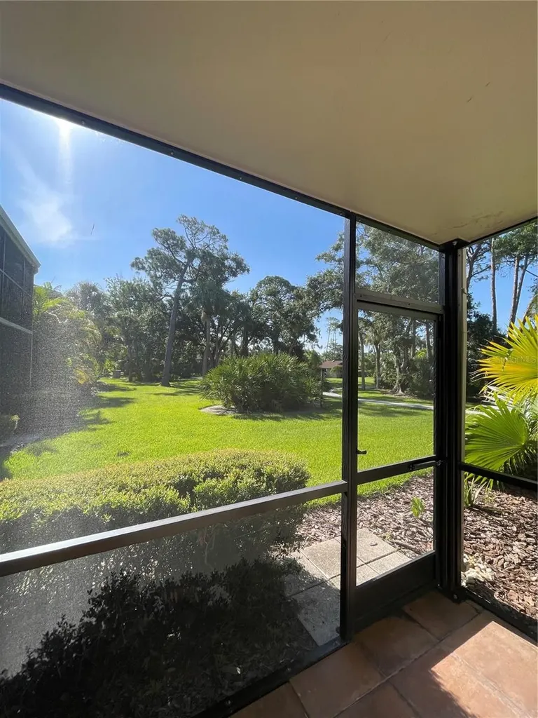 912 La Costa Circle Sarasota FL 34237