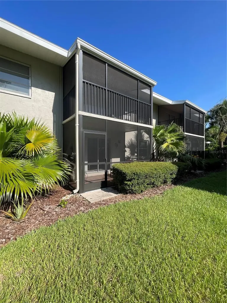 912 La Costa Circle Sarasota FL 34237