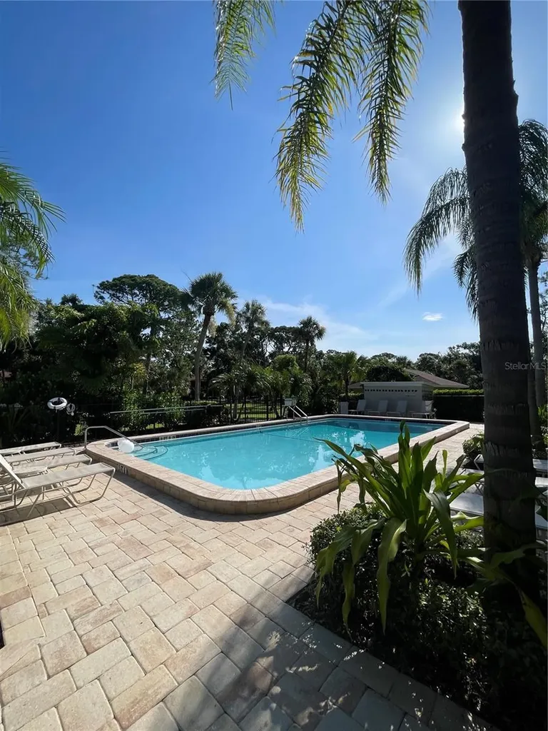 912 La Costa Circle Sarasota FL 34237