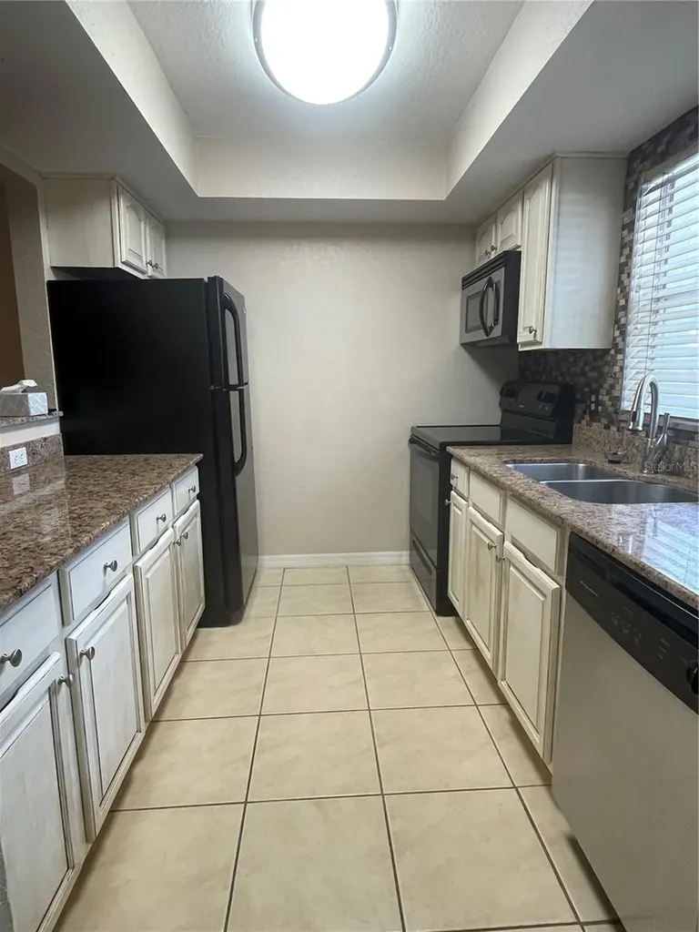 912 La Costa Circle Sarasota FL 34237