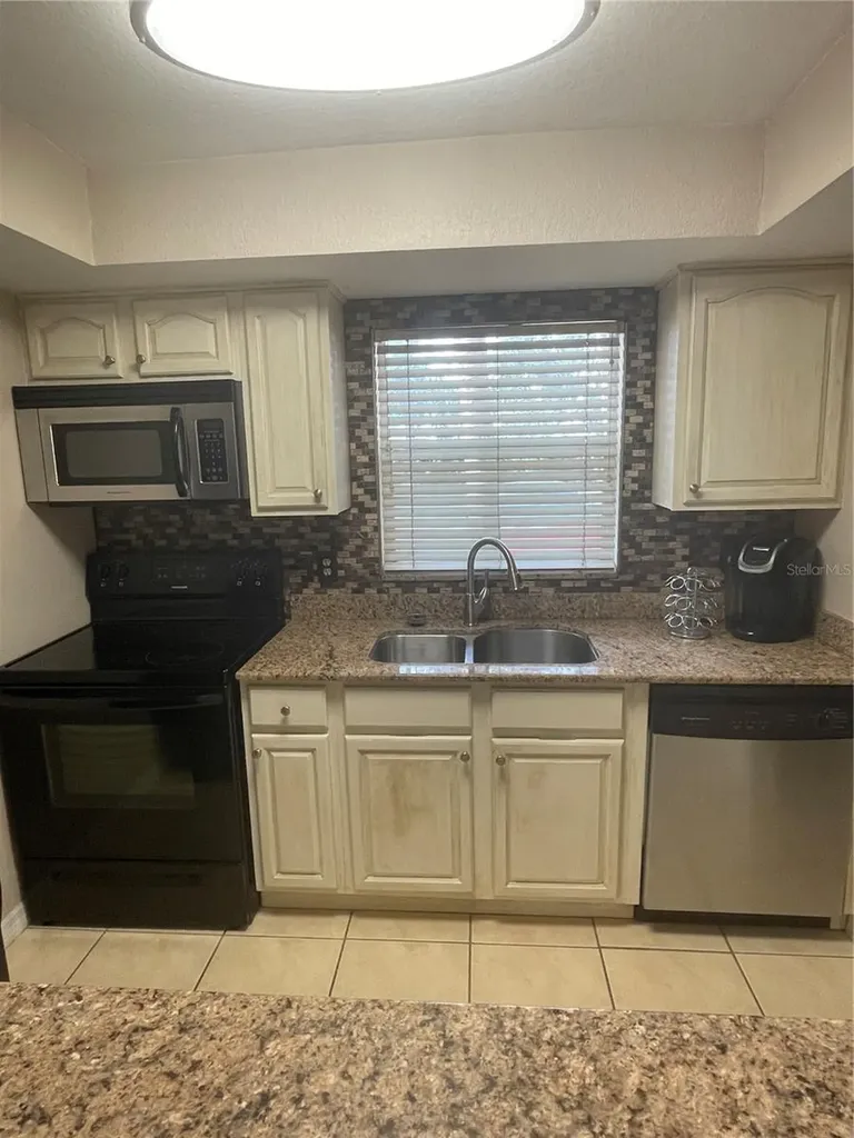 912 La Costa Circle Sarasota FL 34237