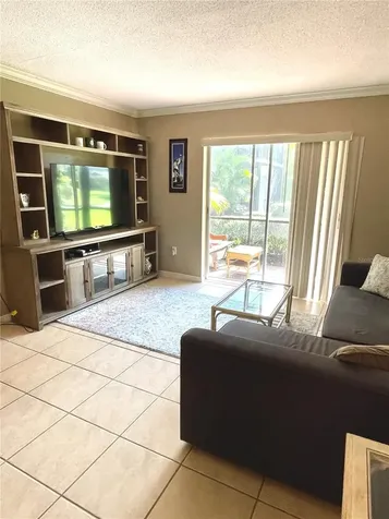 912 La Costa Circle Sarasota FL 34237