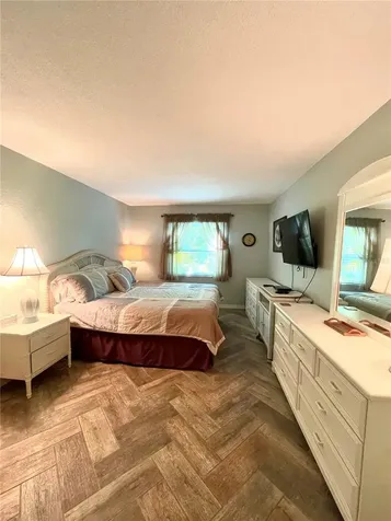 912 La Costa Circle Sarasota FL 34237