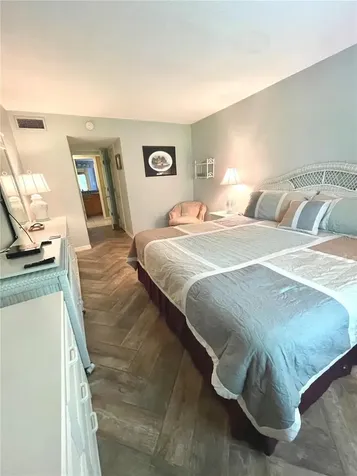 912 La Costa Circle Sarasota FL 34237