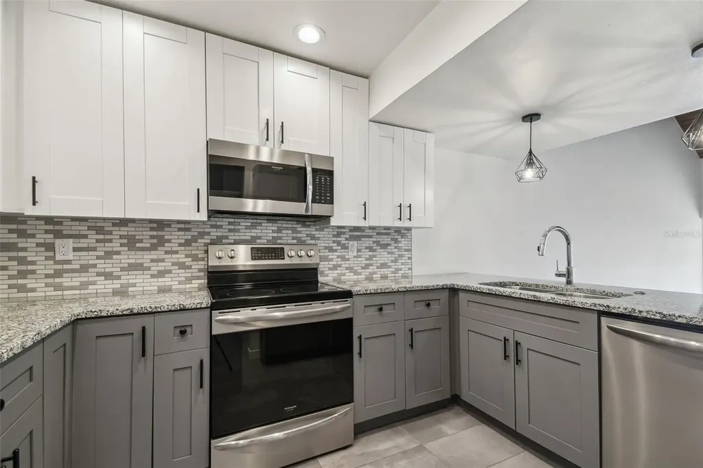 4213 Fairway Run Tampa FL 33618