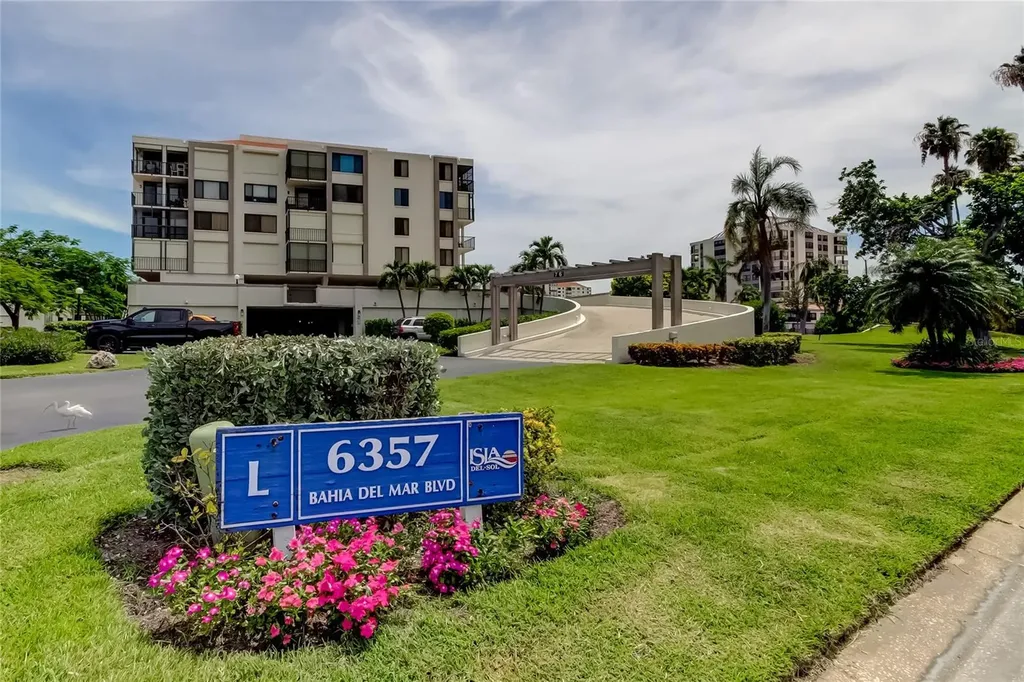 6357 Bahia Del Mar Boulevard St Petersburg FL 33715