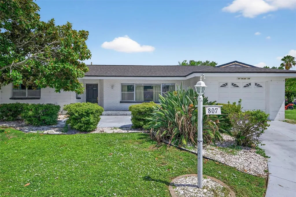 807 Melody Lane Bradenton FL 34207