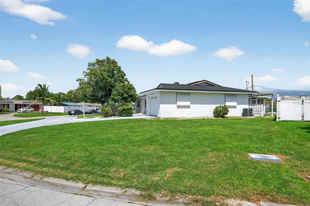 807 Melody Lane Bradenton FL 34207