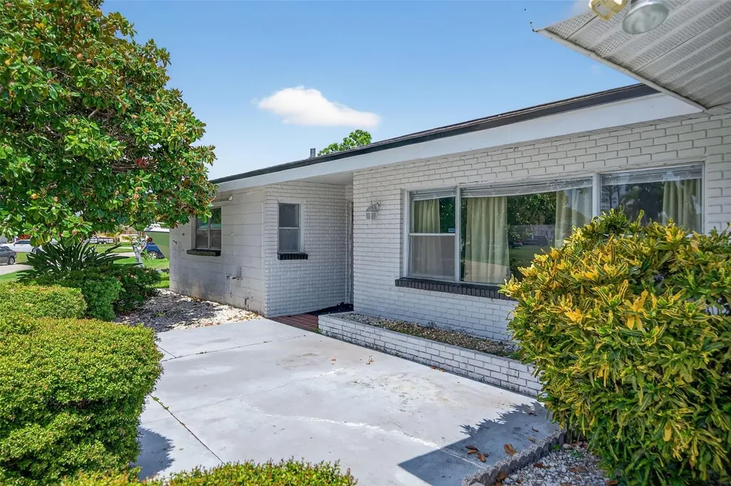 807 Melody Lane Bradenton FL 34207