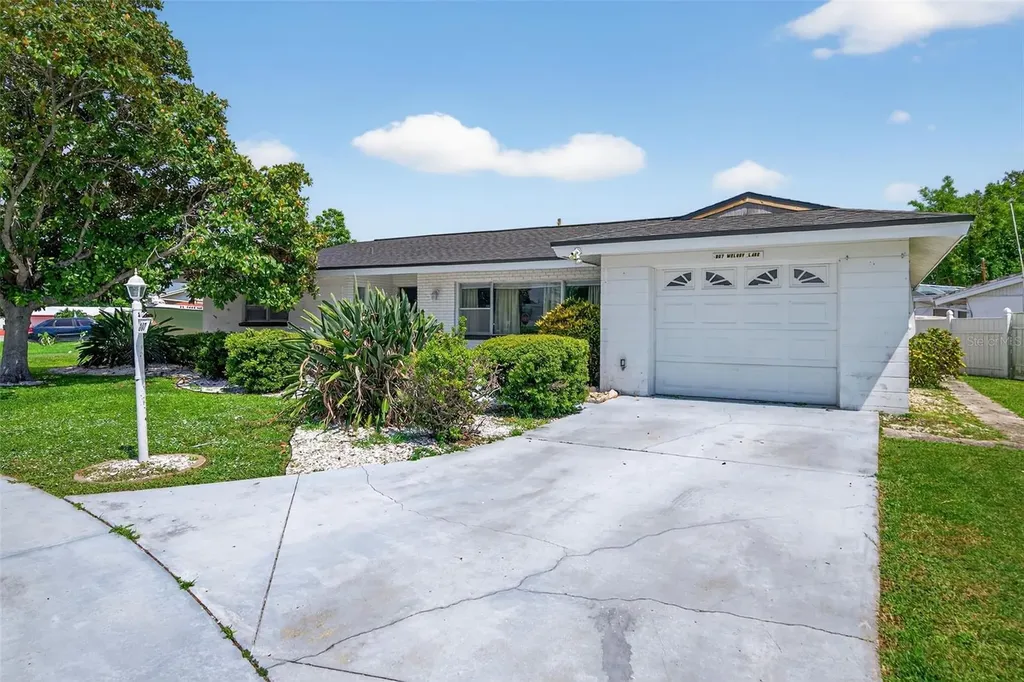 807 Melody Lane Bradenton FL 34207
