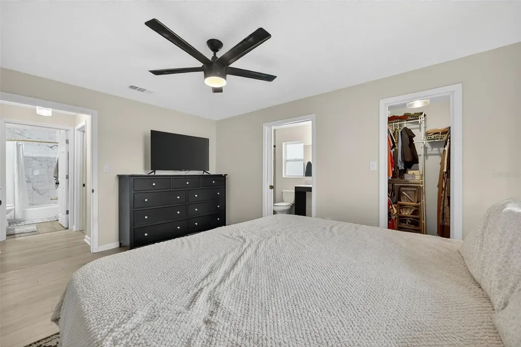 807 Melody Lane Bradenton FL 34207