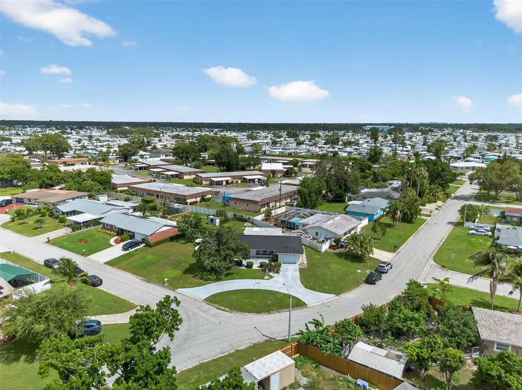 807 Melody Lane Bradenton FL 34207