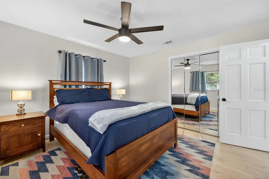 807 Melody Lane Bradenton FL 34207