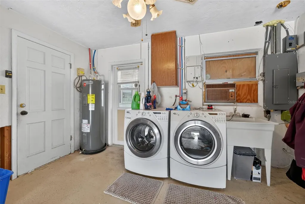 807 Melody Lane Bradenton FL 34207