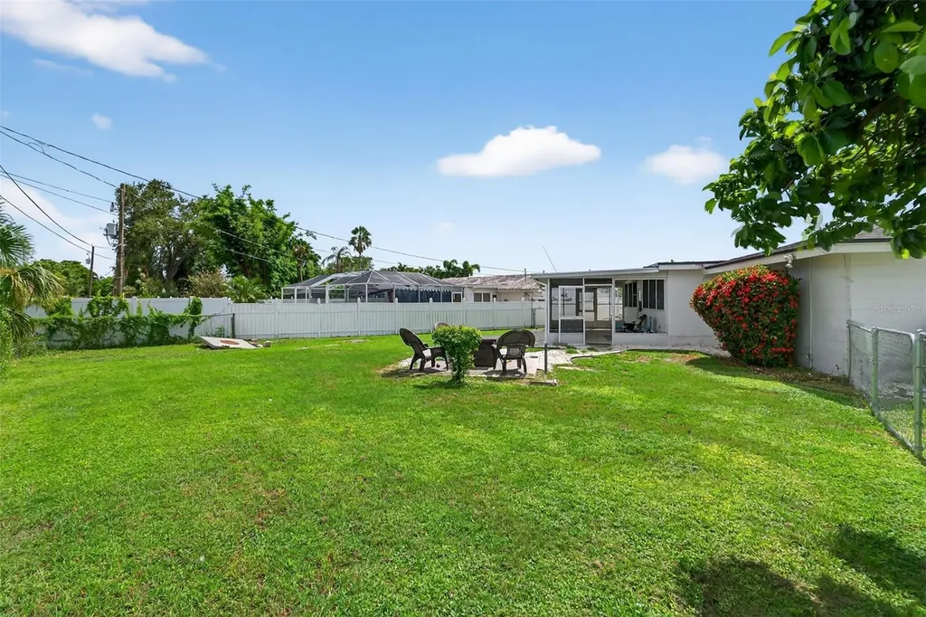807 Melody Lane Bradenton FL 34207