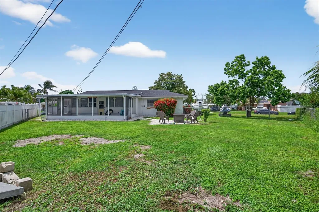 807 Melody Lane Bradenton FL 34207