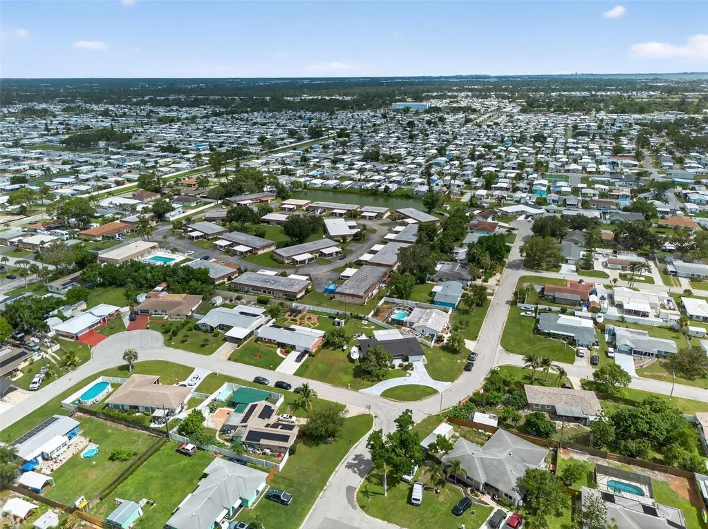 807 Melody Lane Bradenton FL 34207