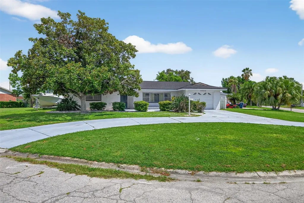 807 Melody Lane Bradenton FL 34207