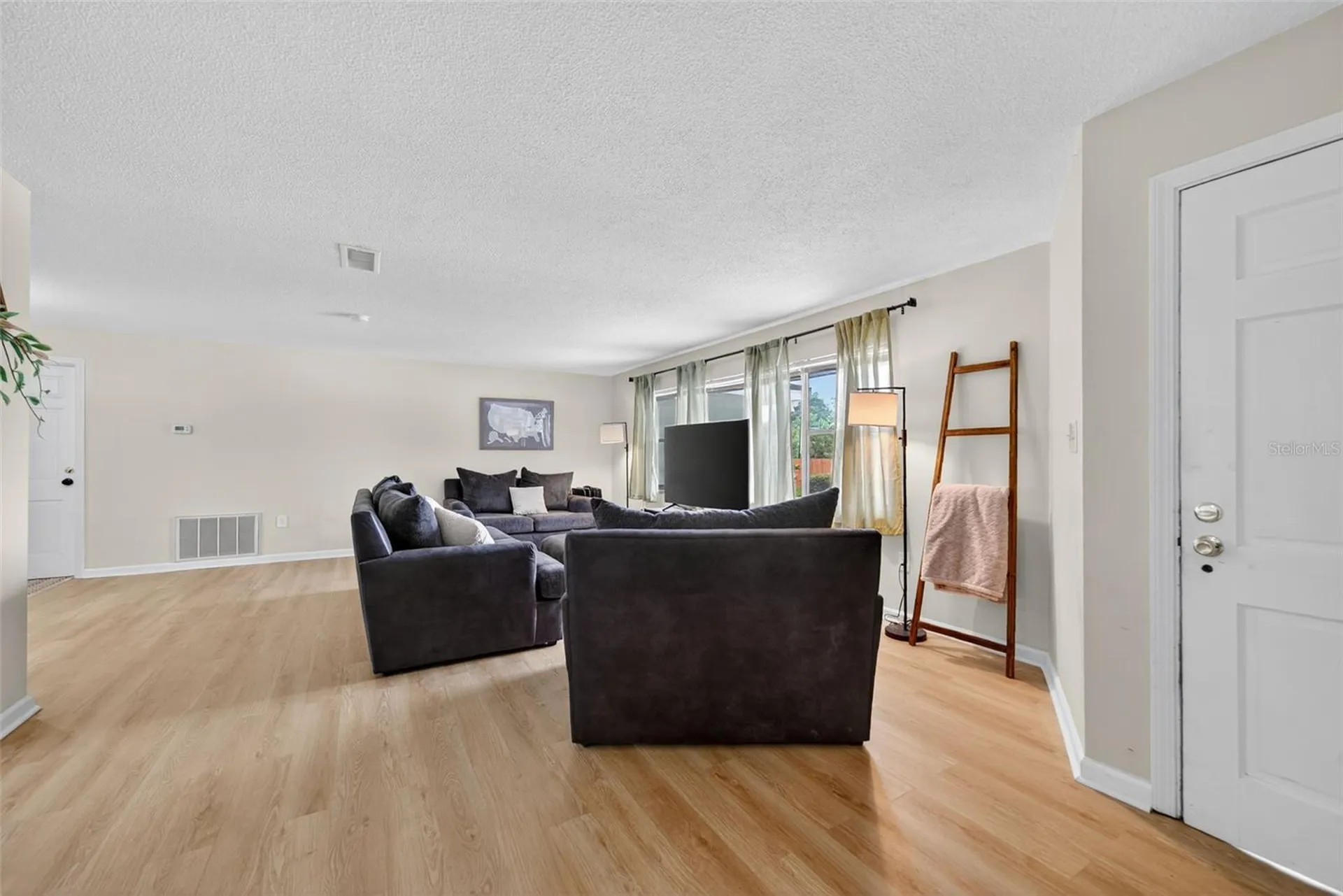 807 Melody Lane Bradenton FL 34207
