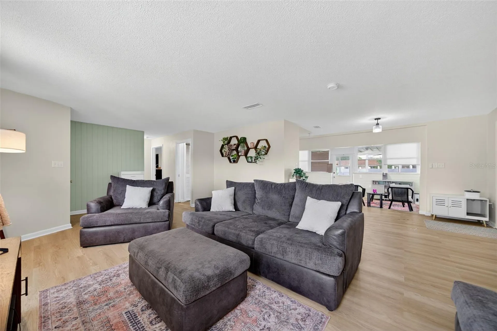 807 Melody Lane Bradenton FL 34207