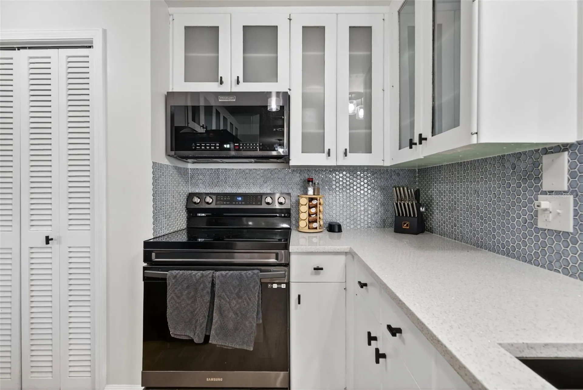 807 Melody Lane Bradenton FL 34207
