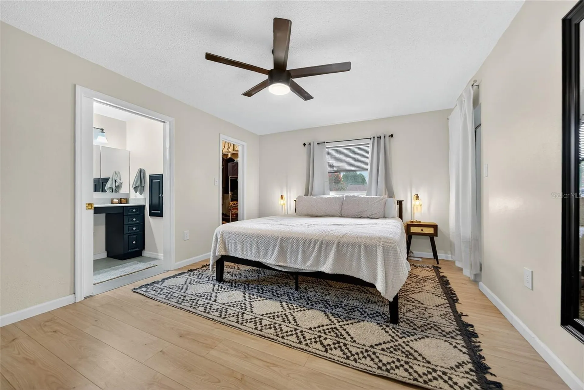 807 Melody Lane Bradenton FL 34207
