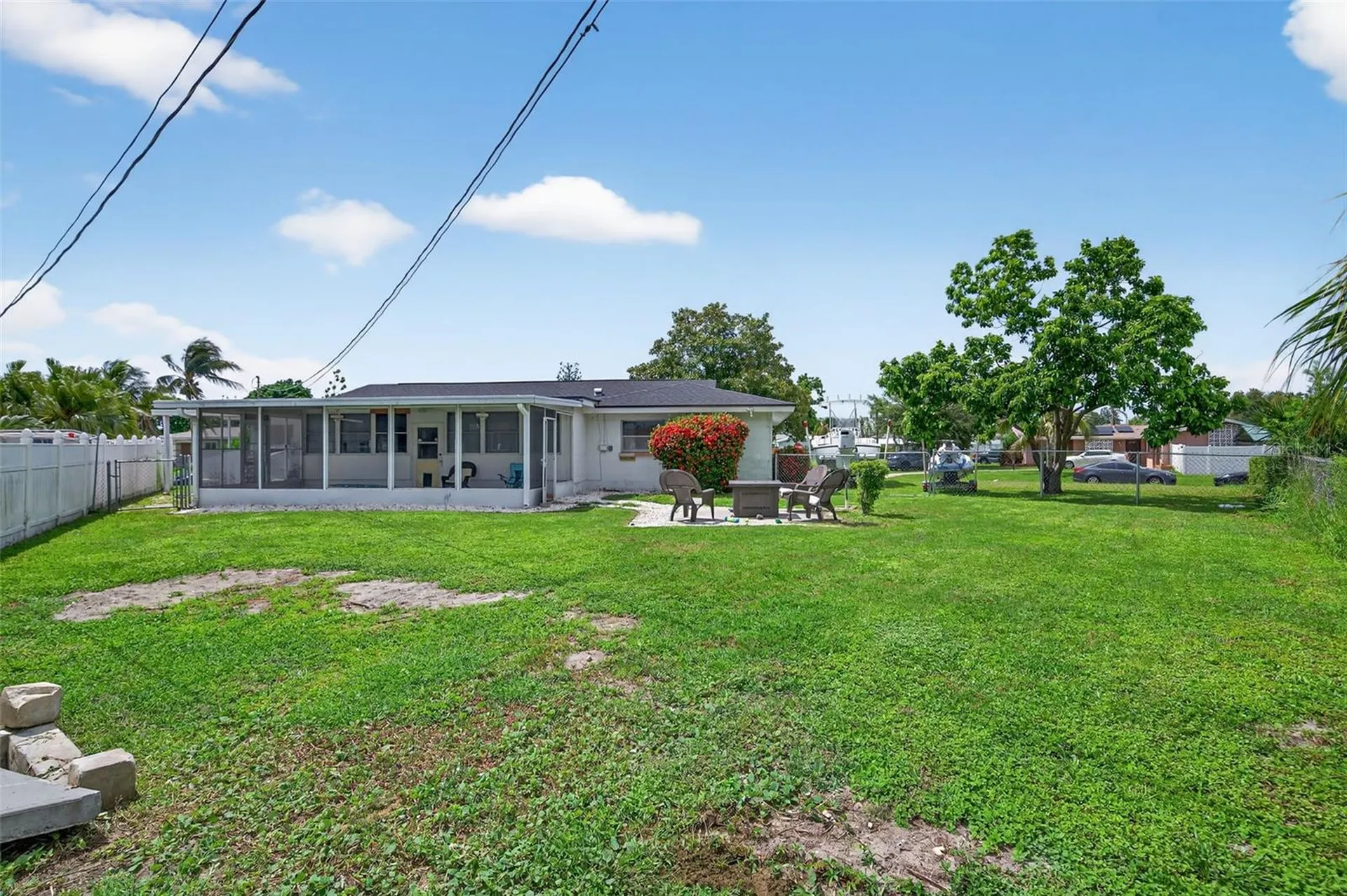 807 Melody Lane Bradenton FL 34207