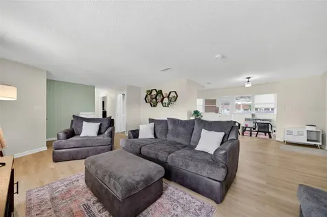 807 Melody Lane Bradenton FL 34207