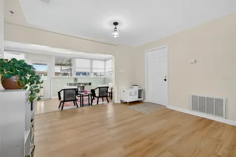 807 Melody Lane Bradenton FL 34207