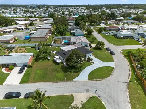 807 Melody Lane Bradenton FL 34207