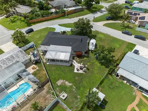 807 Melody Lane Bradenton FL 34207