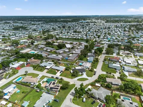 807 Melody Lane Bradenton FL 34207
