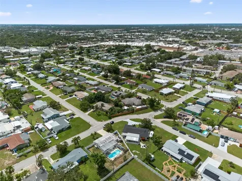 807 Melody Lane Bradenton FL 34207