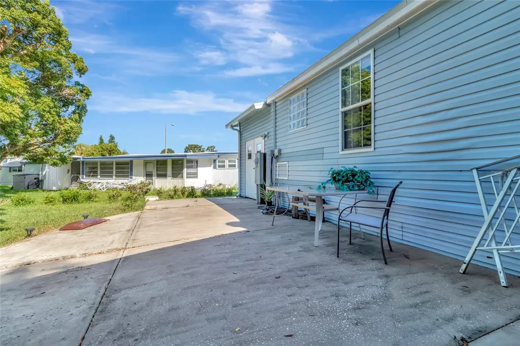 1128 Forest Lane Tavares FL 32778