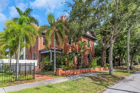 950 12th Street N St Petersburg FL 33705