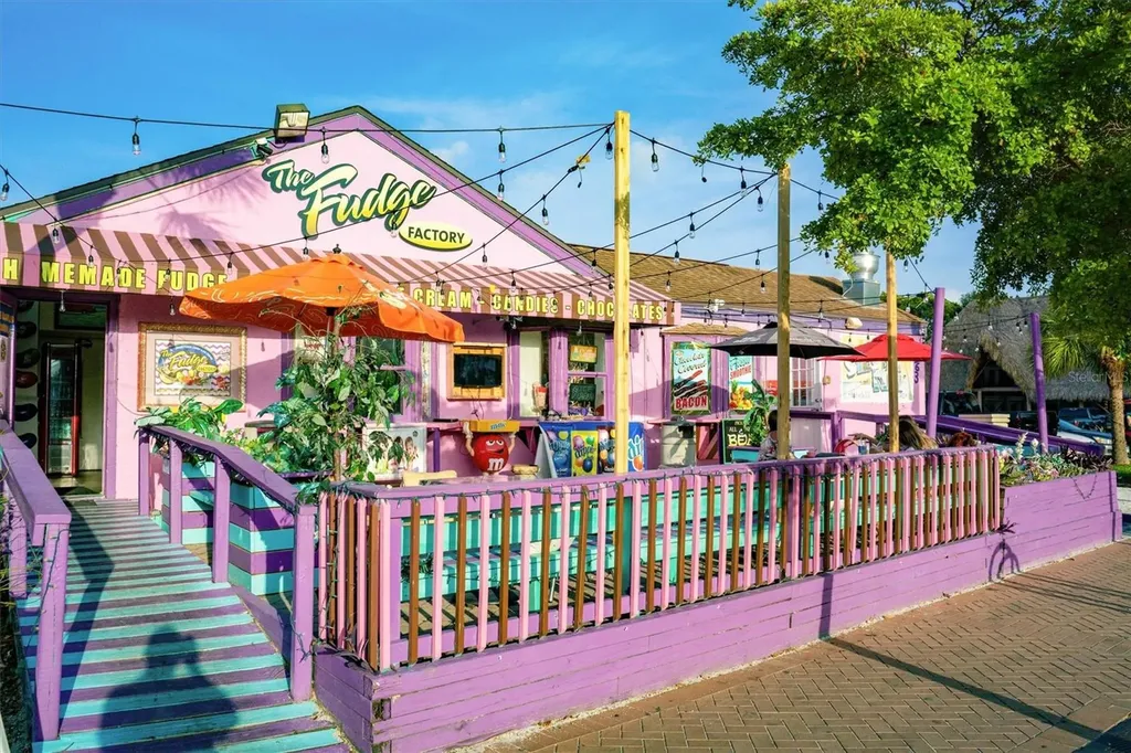 643 Calle De Peru Sarasota FL 34242