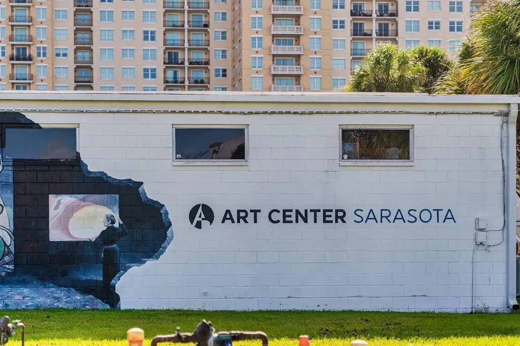 643 Calle De Peru Sarasota FL 34242