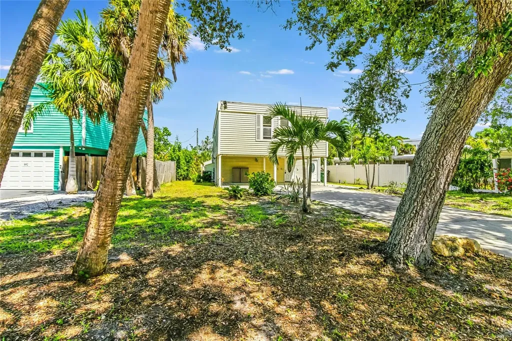 643 Calle De Peru Sarasota FL 34242